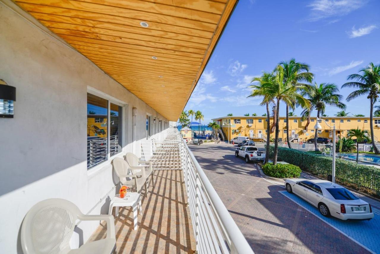 Cozy 1 Bedroom With Pool Steps From The Beach #41 Hollywood Dış mekan fotoğraf