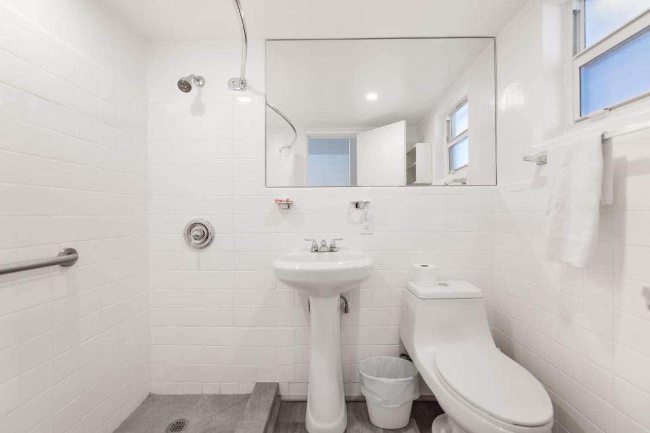 Cozy 1 Bedroom With Pool Steps From The Beach #41 Hollywood Dış mekan fotoğraf