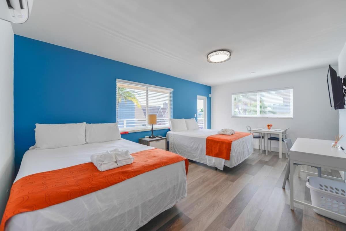 Cozy 1 Bedroom With Pool Steps From The Beach #41 Hollywood Dış mekan fotoğraf