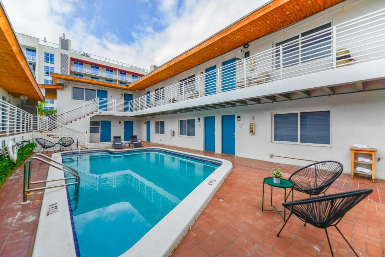 Cozy 1 Bedroom With Pool Steps From The Beach #41 Hollywood Dış mekan fotoğraf