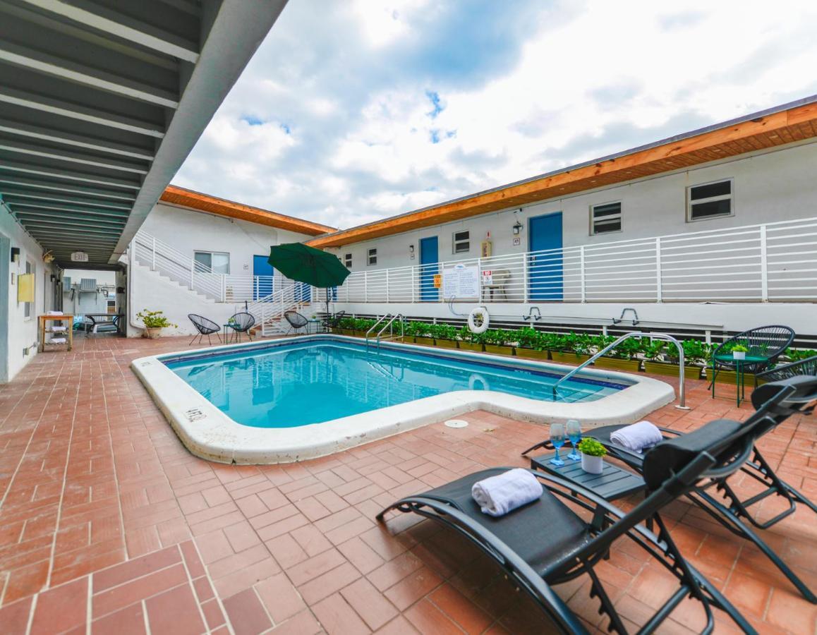 Cozy 1 Bedroom With Pool Steps From The Beach #41 Hollywood Dış mekan fotoğraf
