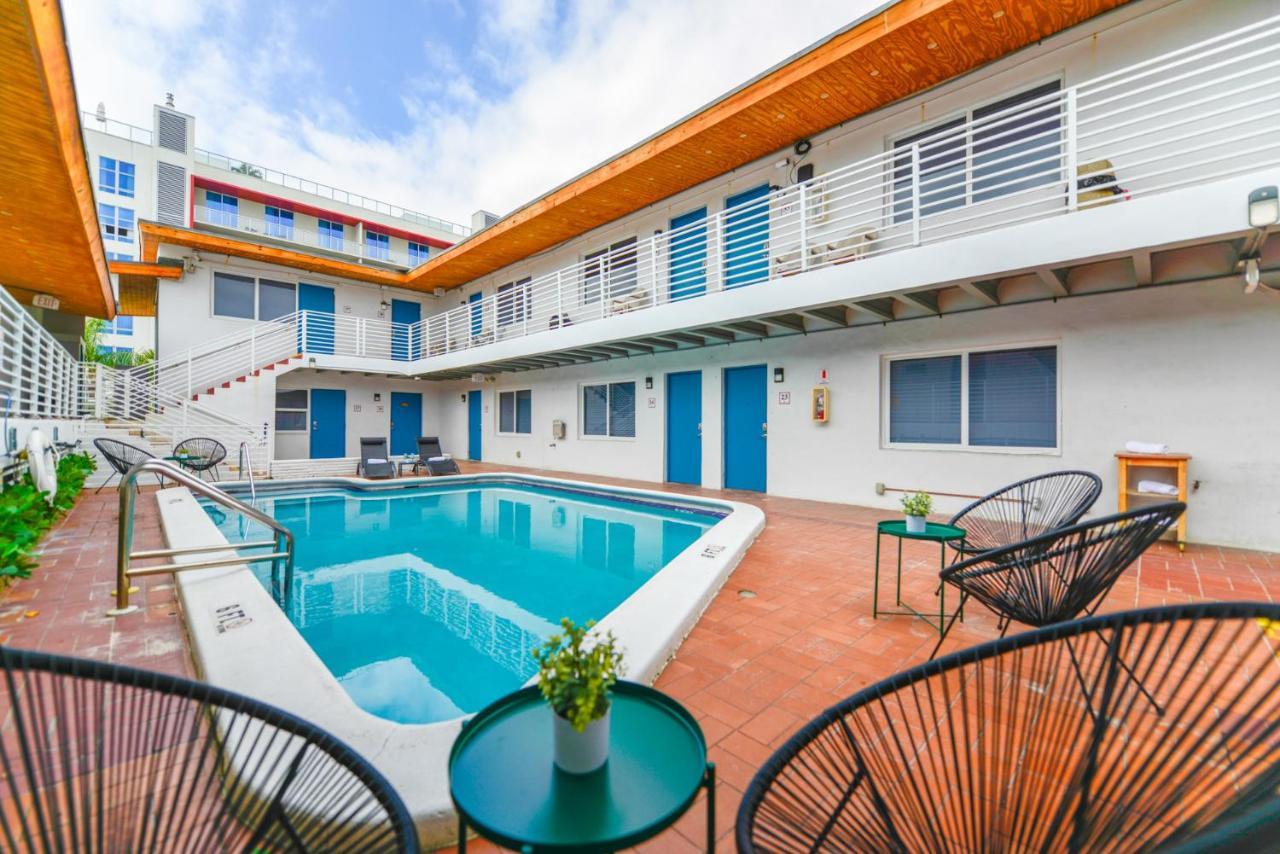 Cozy 1 Bedroom With Pool Steps From The Beach #41 Hollywood Dış mekan fotoğraf