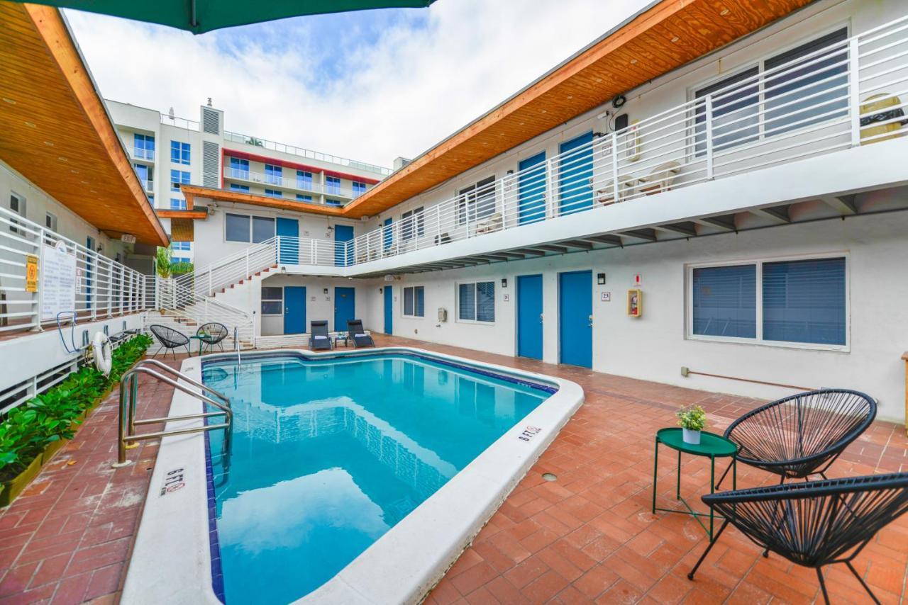 Cozy 1 Bedroom With Pool Steps From The Beach #41 Hollywood Dış mekan fotoğraf